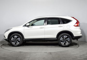 Подержанный автомобиль Honda CR-V 2015 года (8 фото)