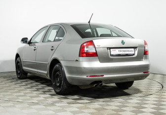 Подержанный автомобиль Skoda Octavia Liftback 2011 года (7 фото)