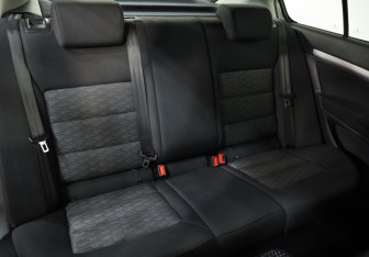 Подержанный автомобиль Skoda Octavia Liftback 2012 года (14 фото)