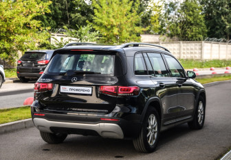 Подержанный автомобиль Mercedes-Benz GLB 2020 года (6 фото)