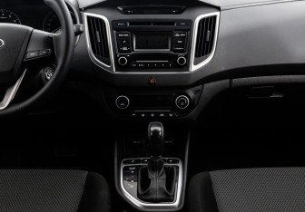 Подержанный автомобиль Hyundai Creta 2019 года (12 фото)