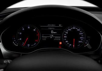 Подержанный автомобиль Audi A6 Sedan 2013 года (18 фото)