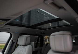 Подержанный автомобиль Land Rover Range Rover 2019 года (27 фото)