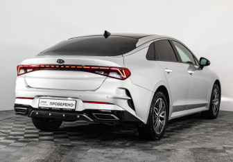 Подержанный автомобиль Kia K5 2021 года (6 фото)