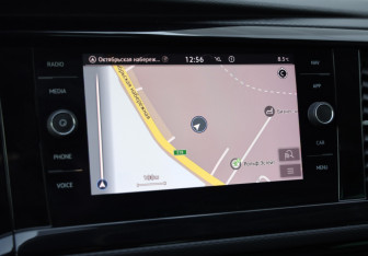 Подержанный автомобиль Volkswagen Multivan 2020 года (18 фото)