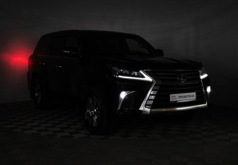 Подержанный автомобиль Lexus LX 2018 года (36 фото)