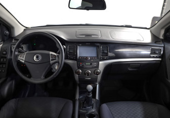 Подержанный автомобиль SsangYong Actyon 2013 года (10 фото)