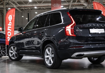 Подержанный автомобиль Volvo XC90 2021 года (11 фото)
