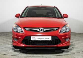 Подержанный автомобиль Hyundai i30 Hatchback 2010 года (2 фото)