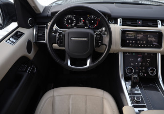 Подержанный автомобиль Land Rover Range Rover Sport 2021 года (12 фото)