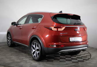 Подержанный автомобиль Kia Sportage 2016 года (7 фото)