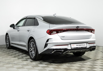 Подержанный автомобиль Kia K5 2021 года (7 фото)