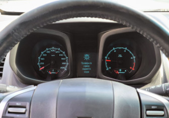 Подержанный автомобиль Chevrolet TrailBlazer 2012 года (20 фото)