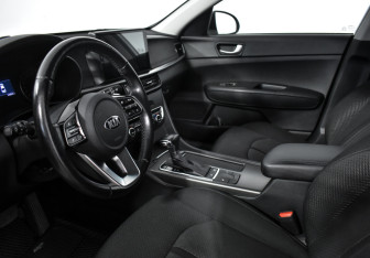 Подержанный автомобиль Kia Optima Sedan 2019 года (9 фото)