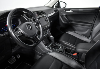 Подержанный автомобиль Volkswagen Tiguan 2018 года (9 фото)