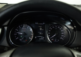 Подержанный автомобиль Nissan Qashqai 2015 года (12 фото)
