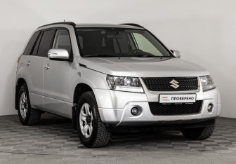 Подержанный автомобиль Suzuki Grand Vitara 2011 года (3 фото)
