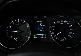Подержанный автомобиль Nissan Qashqai 2016 года (12 фото)