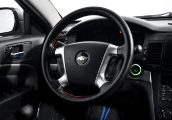 Подержанный автомобиль Chevrolet Epica 2010 года (15 фото)