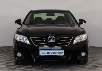 Подержанный автомобиль Toyota Camry Sedan 2010 года (2 фото)