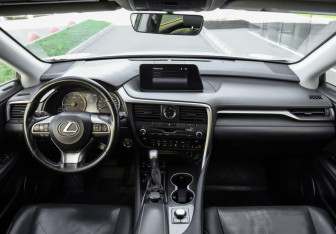 Подержанный автомобиль Lexus RX 2017 года (12 фото)