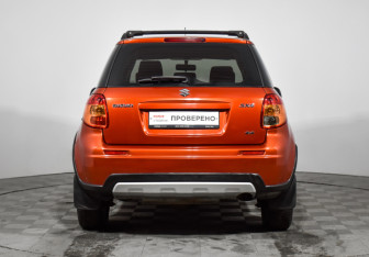 Подержанный автомобиль Suzuki SX4 Hatchback 2013 года (6 фото)