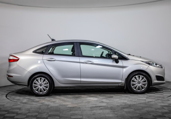 Подержанный автомобиль Ford Fiesta Sedan 2016 года (4 фото)