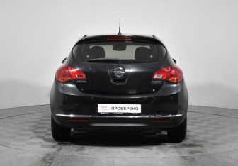 Подержанный автомобиль Opel Astra Hatchback 2013 года (6 фото)