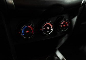 Подержанный автомобиль Mitsubishi ASX 2013 года (15 фото)