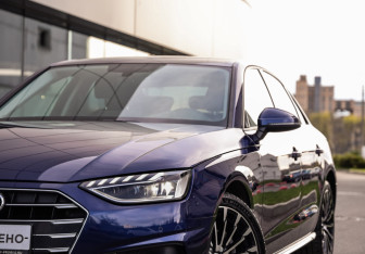 Подержанный автомобиль Audi A4 Sedan 2020 года (2 фото)