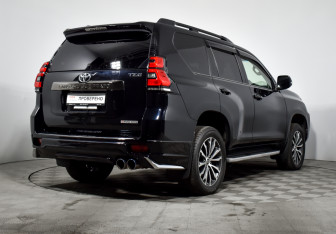 Подержанный автомобиль Toyota Land Cruiser Prado 2019 года (5 фото)