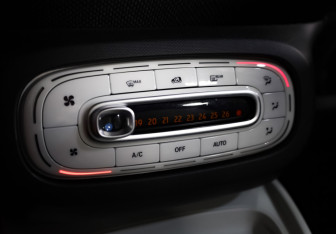 Подержанный автомобиль Smart Forfour 2016 года (16 фото)