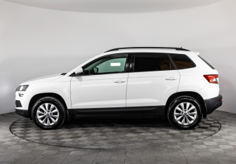 Подержанный автомобиль Skoda Karoq 2021 года (9 фото)