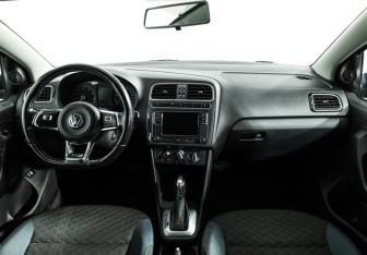 Подержанный автомобиль Volkswagen Polo Sedan 2020 года (13 фото)