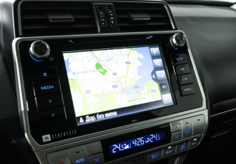 Подержанный автомобиль Toyota Land Cruiser Prado 2018 года (19 фото)