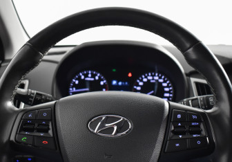 Подержанный автомобиль Hyundai Creta 2019 года (14 фото)