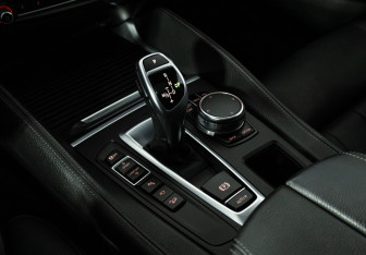 Подержанный автомобиль BMW X6 2017 года (20 фото)