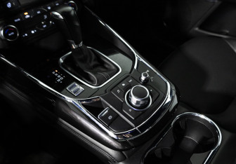 Подержанный автомобиль Mazda CX-9 2018 года (17 фото)