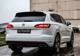 Подержанный автомобиль Volkswagen Touareg 2021 года (6 фото)