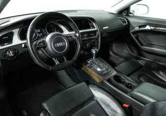 Подержанный автомобиль Audi A5 Coupe 2015 года (11 фото)