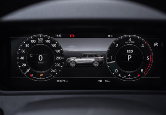 Подержанный автомобиль Land Rover Range Rover Velar 2017 года (17 фото)