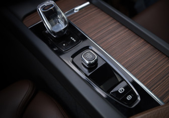 Подержанный автомобиль Volvo XC60 2021 года (23 фото)