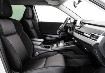 Подержанный автомобиль Mitsubishi Outlander 2022 года (23 фото)