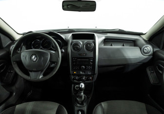 Подержанный автомобиль Renault Duster 2015 года (13 фото)