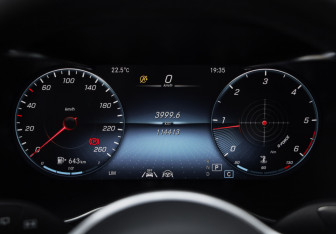 Подержанный автомобиль Mercedes-Benz GLC Coupe 2019 года (16 фото)