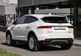 Подержанный автомобиль Jaguar E-Pace 2018 года (8 фото)