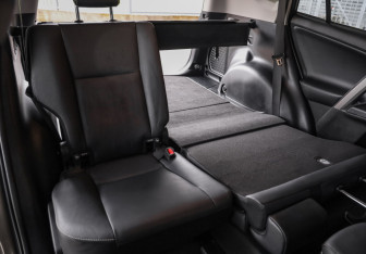 Подержанный автомобиль Toyota RAV4 2017 года (27 фото)