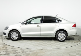 Подержанный автомобиль Volkswagen Polo Sedan 2014 года (8 фото)