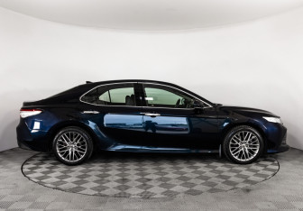 Подержанный автомобиль Toyota Camry Sedan 2020 года (5 фото)
