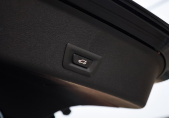 Подержанный автомобиль BMW X4 2015 года (32 фото)